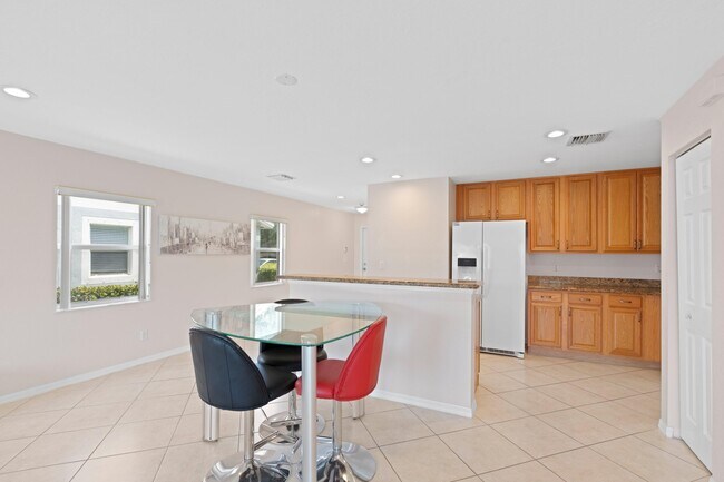 Building Photo - 16147 Sierra Palms Dr
