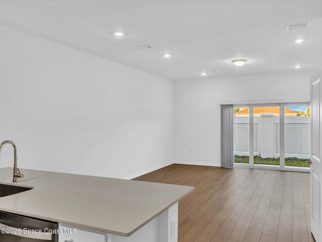 Building Photo - 4444 Jetty Ln