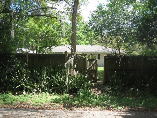 Building Photo - 1636 Douglas Ave