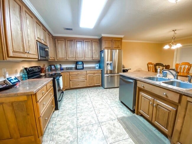 Building Photo - 3BD/2B Home in Waker Run Subdivision in Lake Park