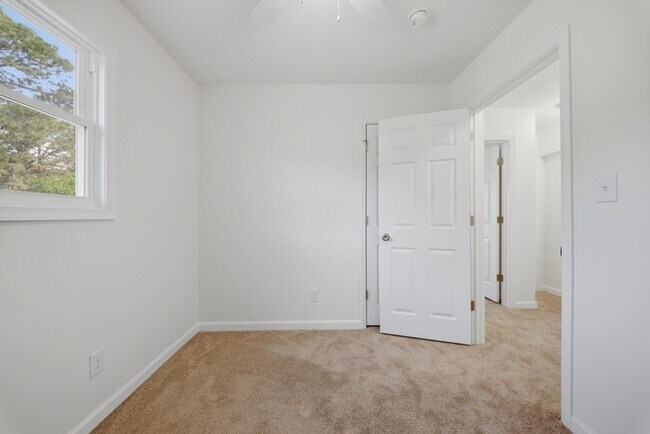 Building Photo - 313 Beacon Hill Ct