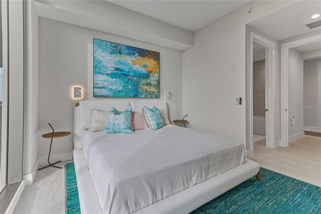 Building Photo - 275 1st Ave S