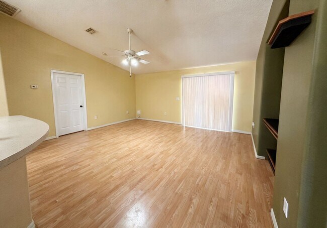 Building Photo - Palm Coast Charm