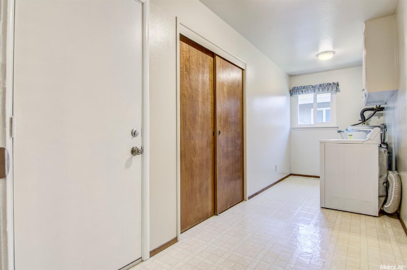 Building Photo - 5039 Cypress Ave