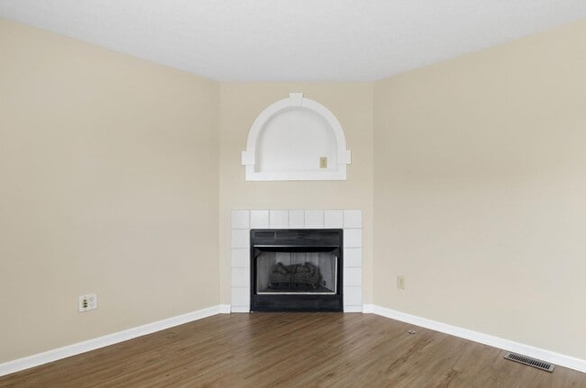 Building Photo - 4611 Thornoak Dr