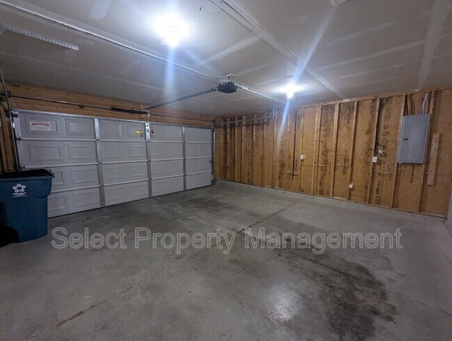 Building Photo - 2118 Blue Spring Run