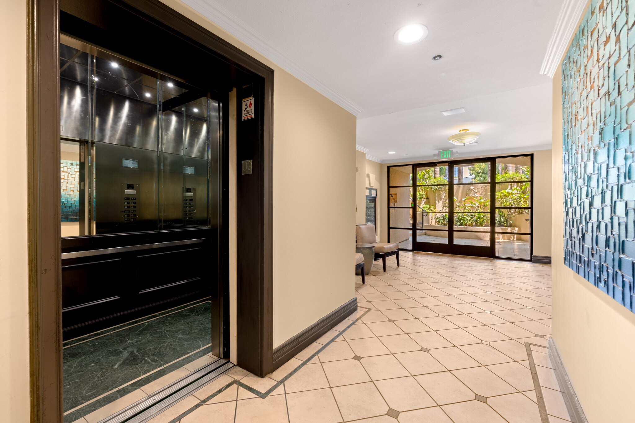 Lobby - 1875 S Beverly Glen Blvd