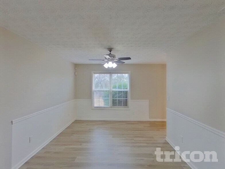 Building Photo - 1504 Riverglen Dr