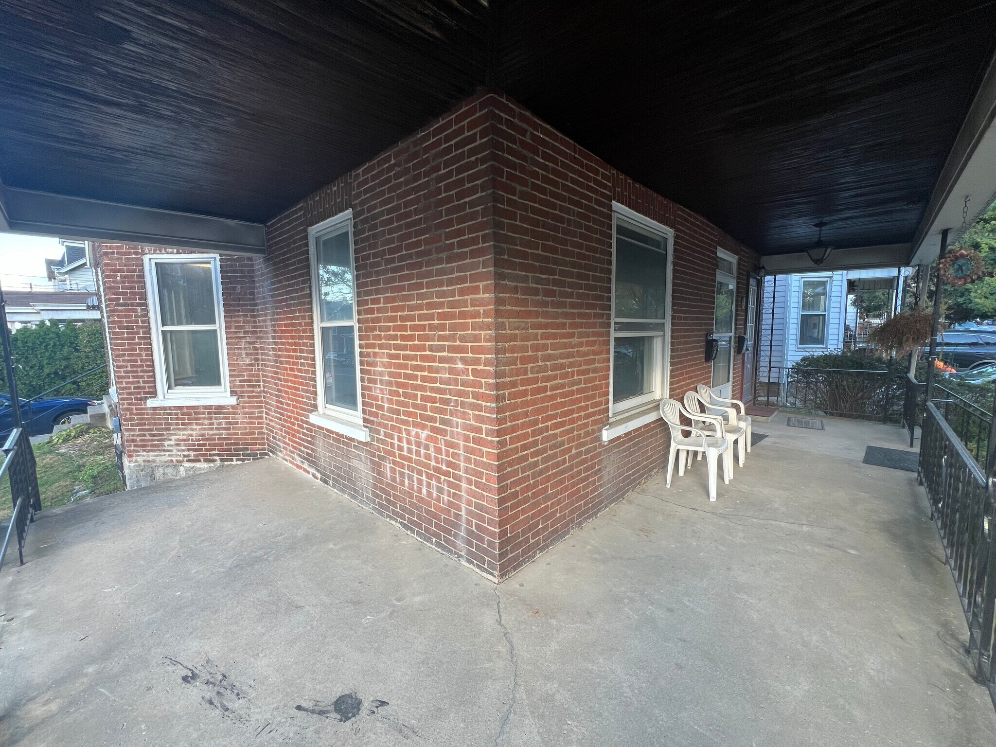 Building Photo - 201 E Goepp St