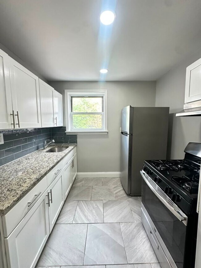 Interior Photo - The Eminence