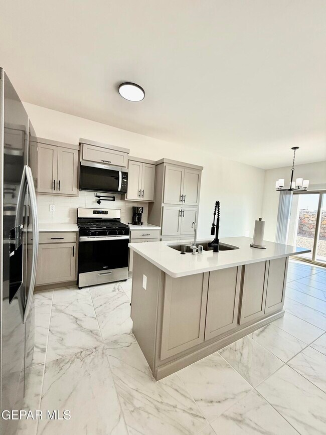 Building Photo - 15052 DESTINATION