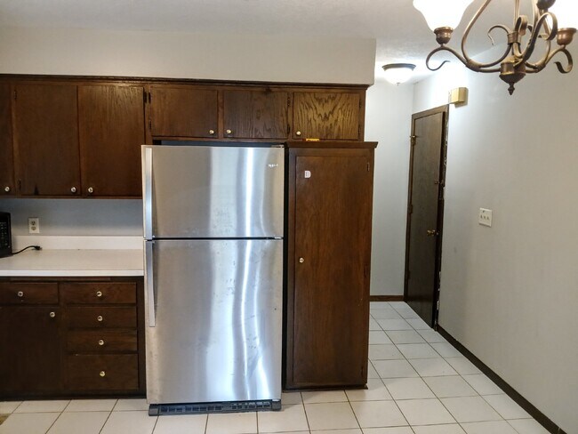 Building Photo - 3 Bedroom 2 Bath in Burnsville