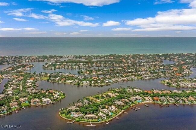 Building Photo - 655 Galleon Dr