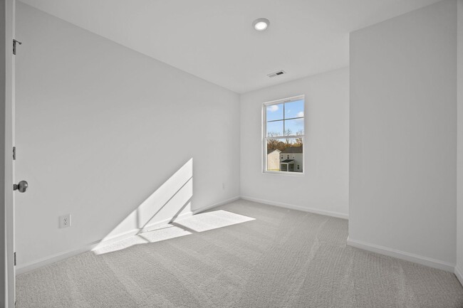 Building Photo - 50% OFF FIRST MONTH RENT!! Charming 4BD/2.5BA Located In Angier NC!!!