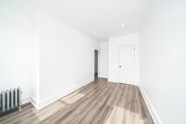 Building Photo - 81 Glenridge Ave