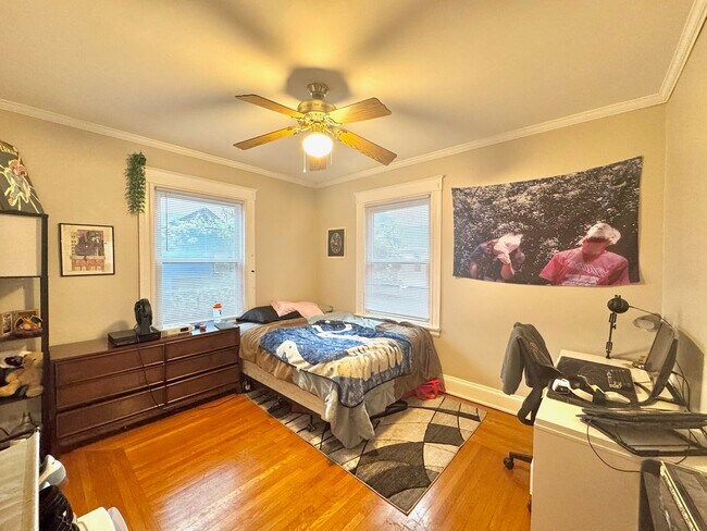 Building Photo - 2430 Fairview Ave