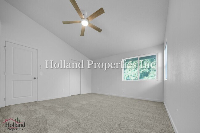 Building Photo - 9059 SW Sagert St