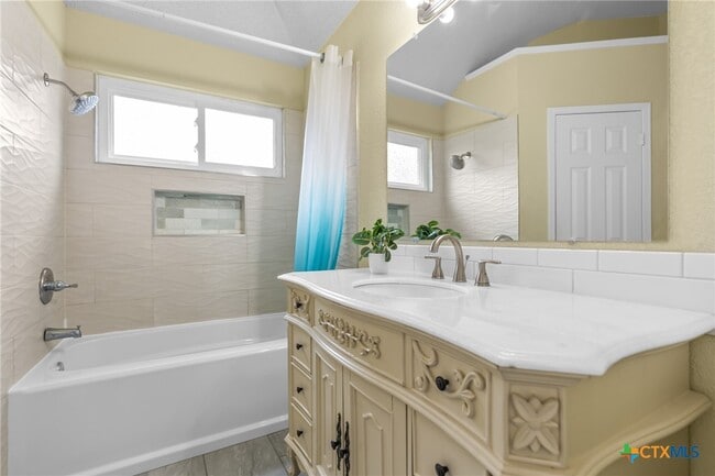 Building Photo - 2804 Bluejay Dr