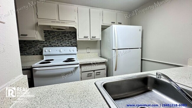 Building Photo - 3045 Park Ln