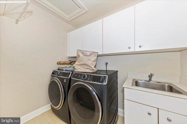 Building Photo - 9723 Beman Woods Way