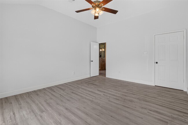 Building Photo - 7206 Glen Rosa Dr