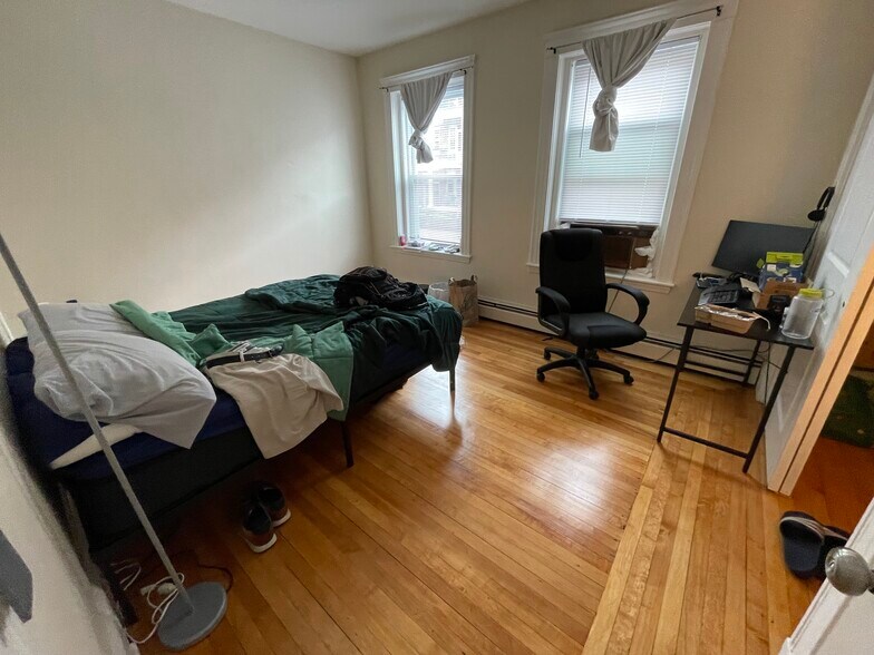 Building Photo - 322 Summit Ave