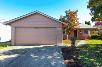Building Photo - 3 bed Home in Keizer!