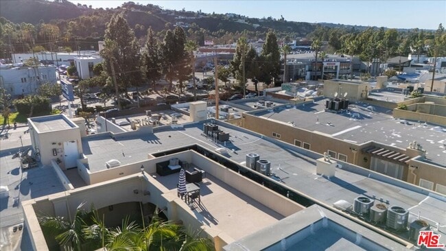 Building Photo - 12026 Hoffman St