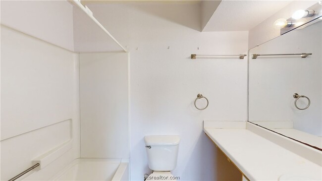 Building Photo - 529 Southwest PKWY Unit 102