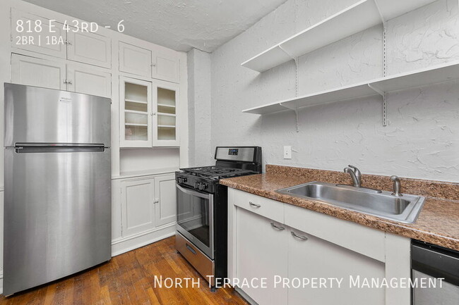 Building Photo - Vibes on Vibes – Top-Floor 2BR w/ Private ...