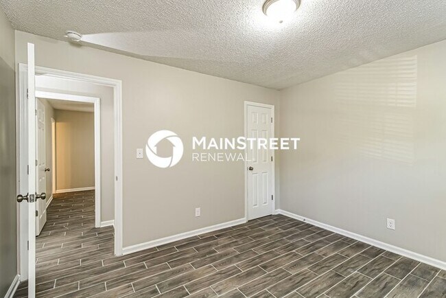Building Photo - 3 Bedroom Pet-Friendly Home in Greensboro, NC with Main Street Renewal