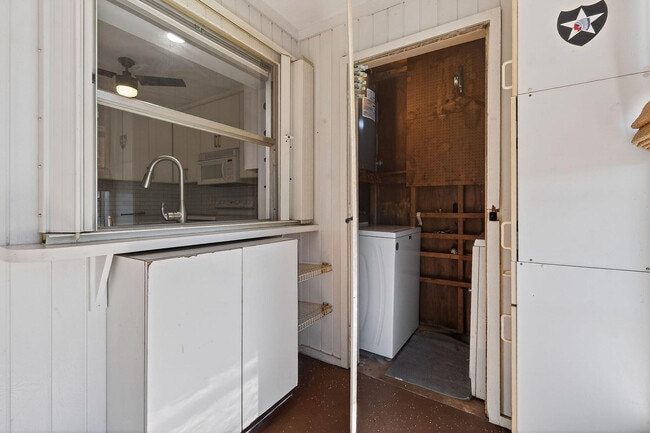 Building Photo - 3150 Meridian Way S