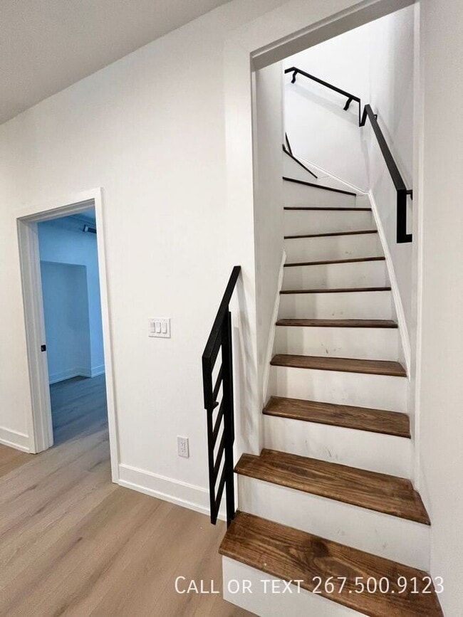 Building Photo - 2003 Amber St