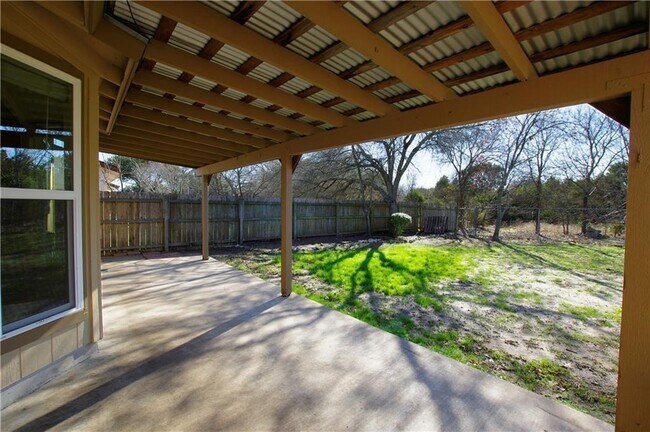Building Photo - 507 Riverwood Dr