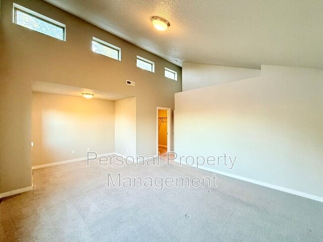 Building Photo - 15601 NE 107th St