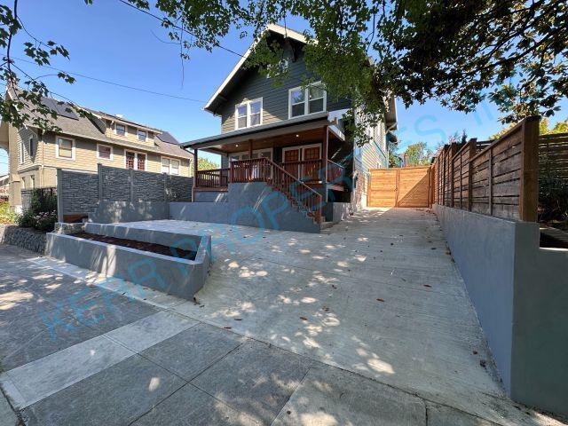 Primary Photo - Charming 2-Bed, 2-Bath Duplex Oasis in Hea...