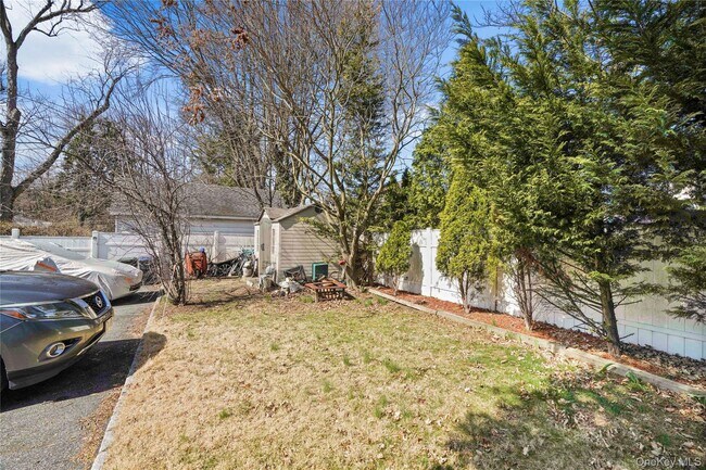 Building Photo - 102 Clinton St