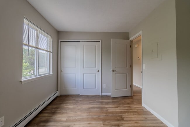 Building Photo - Live Where the City Comes Alive