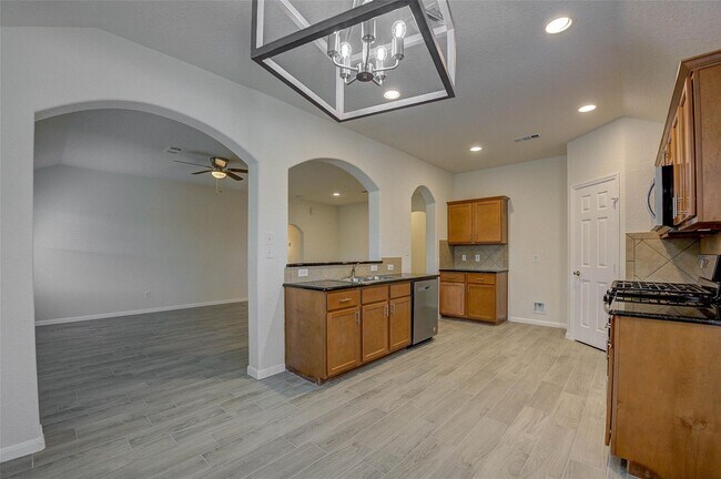 Building Photo - 32403 Cross Spring Park Ln