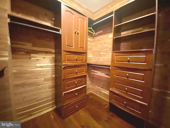 Building Photo - 5080 Harvest Ln