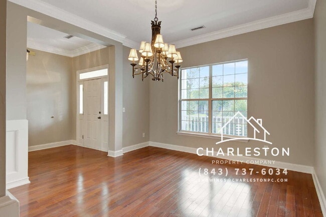 Building Photo - 6040 Fieldstone Cir