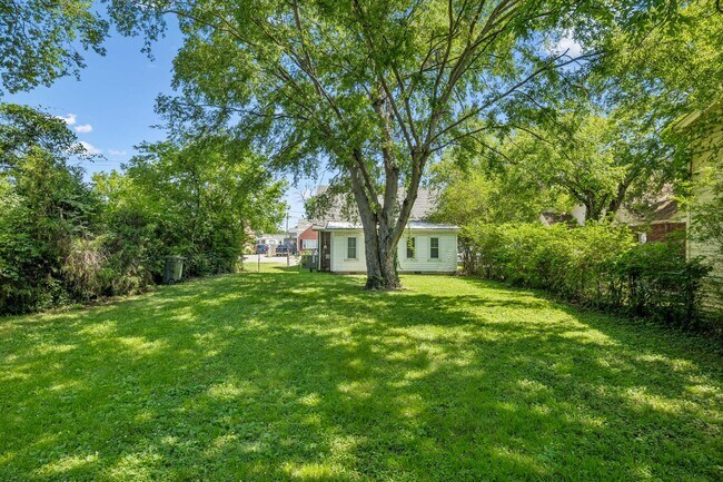 Building Photo - 226 Cumberland Dr