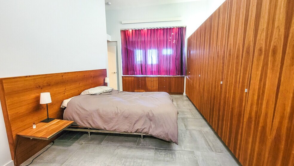 Building Photo - 210 W Superior St