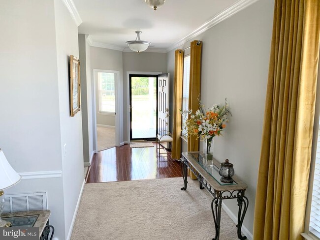 Building Photo - 17614 Four Seasons Dr