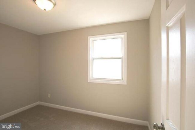 Building Photo - 2737 Iverson St