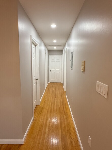 Building Photo - 632 Norwood Ter