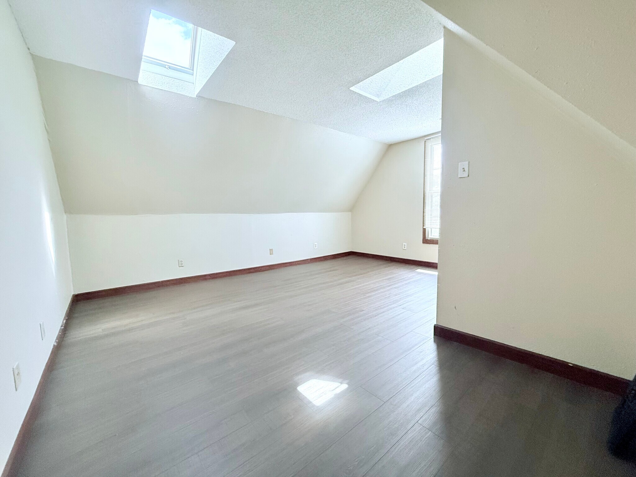 Master Bedroom - 615 W 2nd St