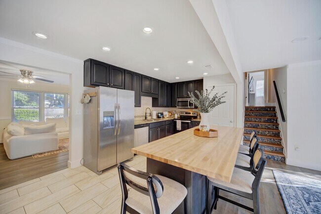 Building Photo - 1024 Juniper Ave