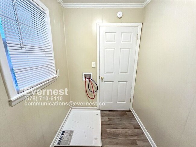 Building Photo - Cozy 3-Bedroom Home in Quiet Neighborhood ...