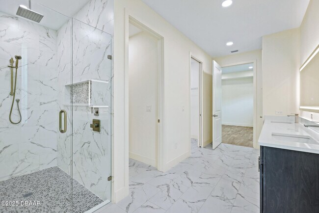 Building Photo - 2894 Hardy Ave